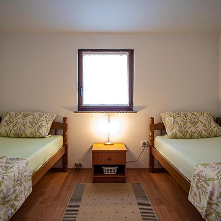 Apartman Luka Fažana Buitenkant foto