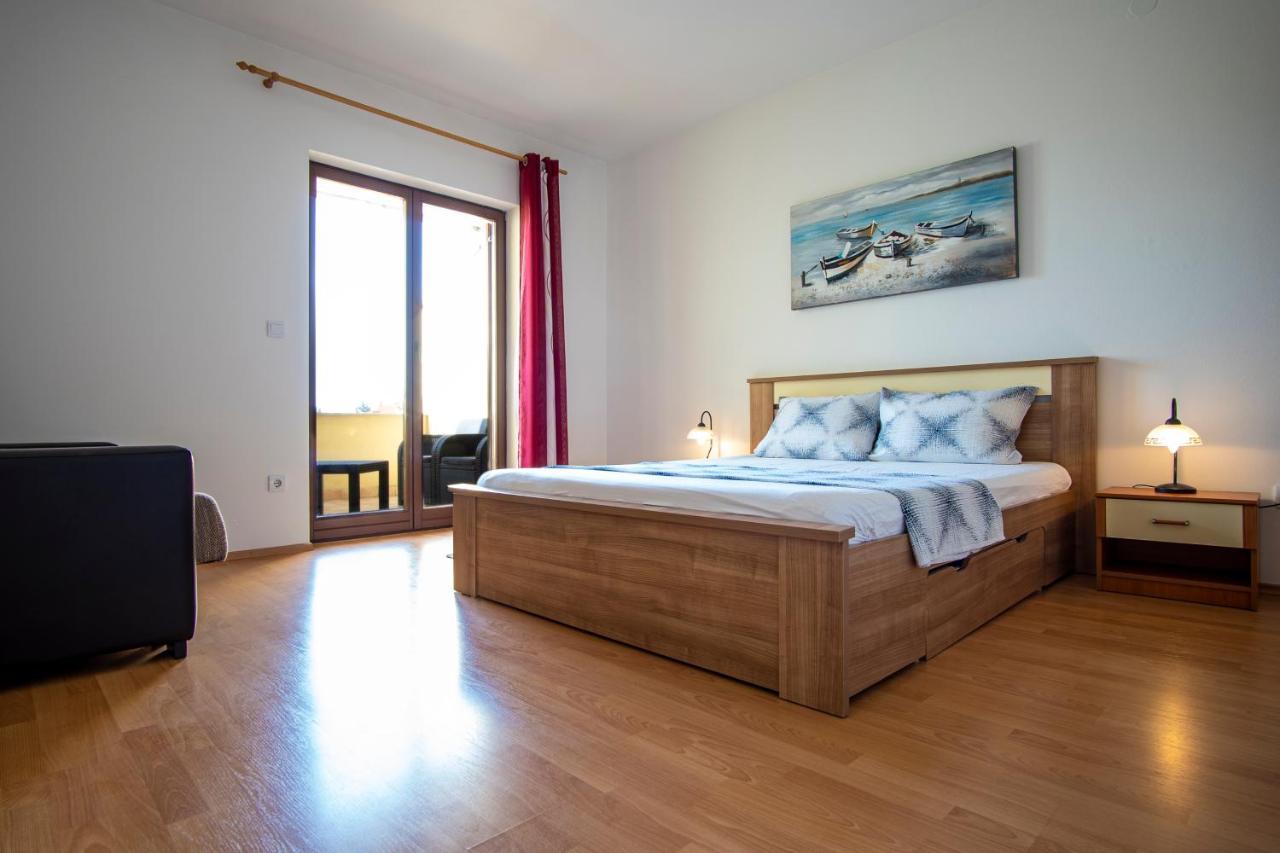 Apartman Luka Fažana Buitenkant foto