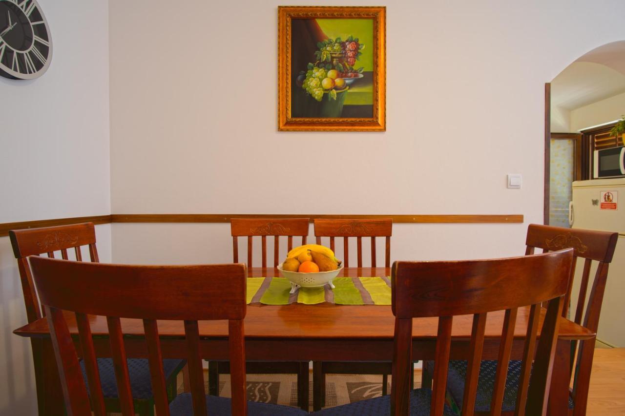 Apartman Luka Fažana Buitenkant foto