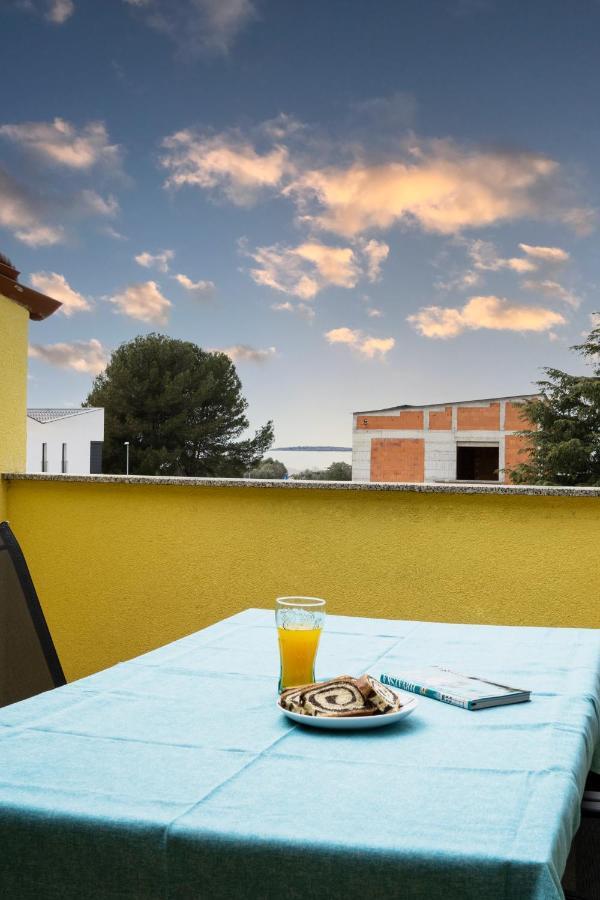 Apartman Luka Fažana Buitenkant foto