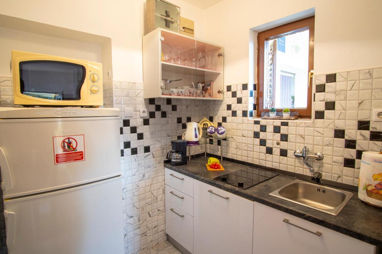 Apartman Luka Fažana Buitenkant foto
