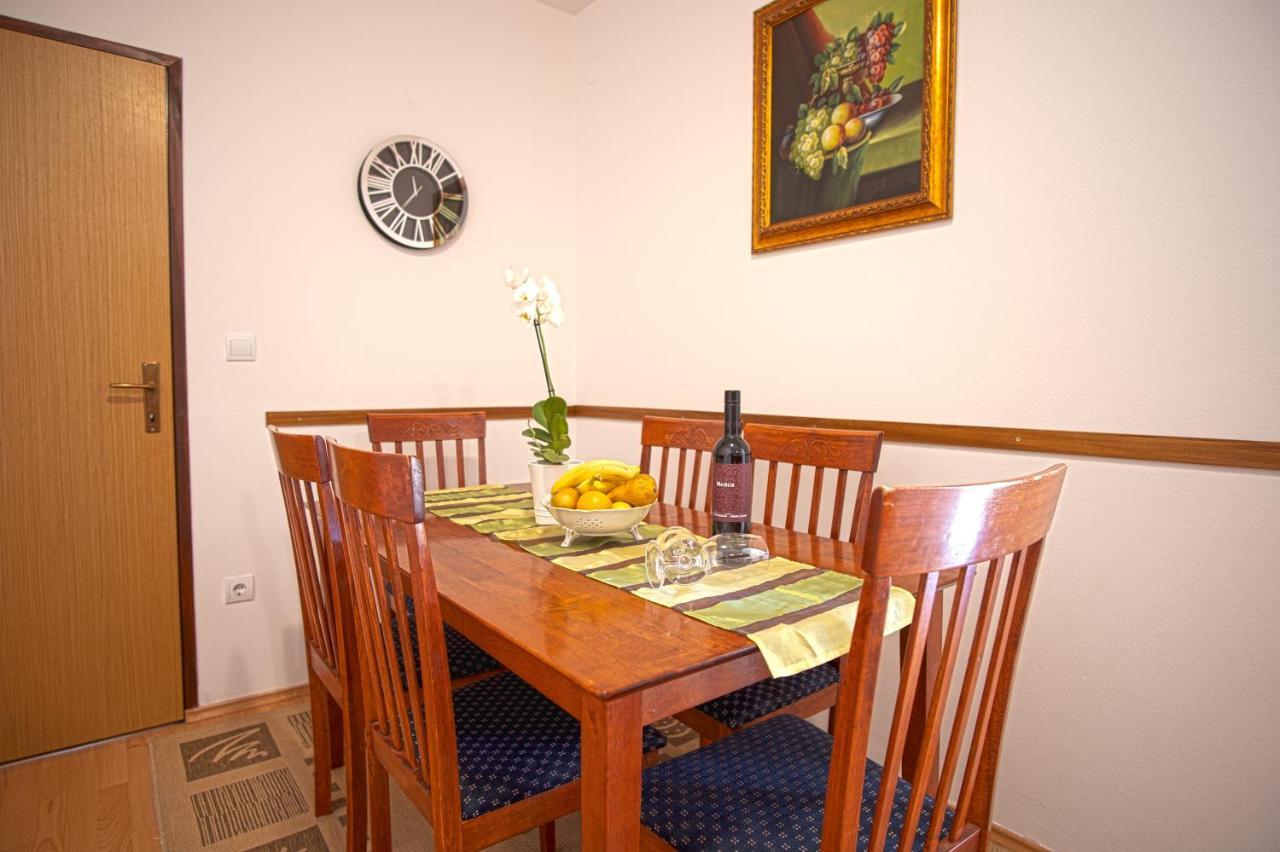 Apartman Luka Fažana Buitenkant foto